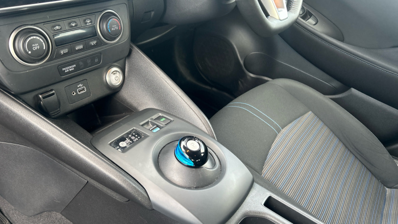 Nissan LEAF 110kW Acenta 39kWh 5dr Auto Electric Hatchback